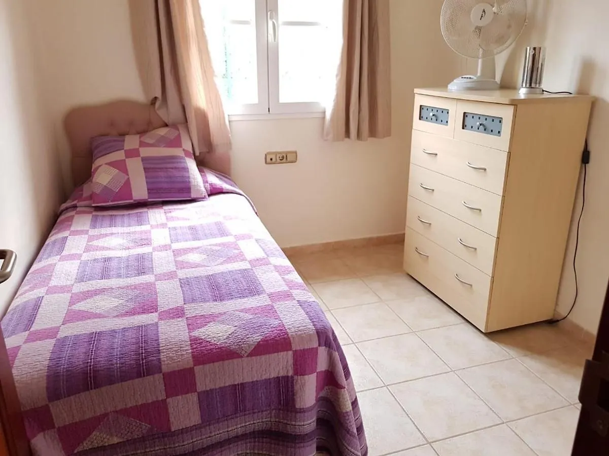 Villa Dwarika, Home Away From Home - Private Heated Pool 칼레타데푸스테 스페인