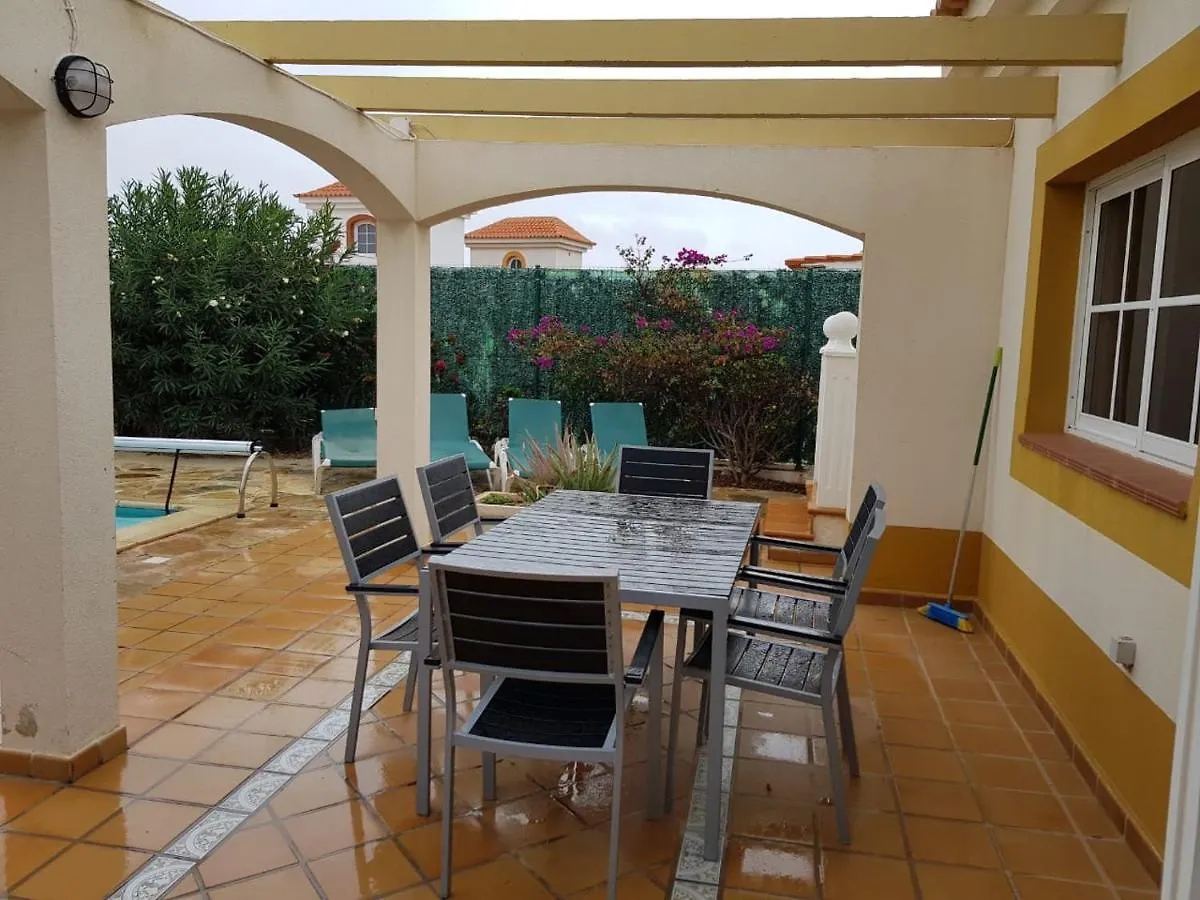 Villa Dwarika, Home Away From Home - Private Heated Pool 칼레타데푸스테